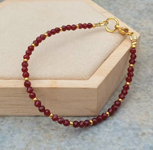 Load image into Gallery viewer, Crystal Glass Beaded Bracelet
