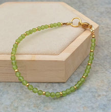 Load image into Gallery viewer, Crystal Glass Beaded Bracelet