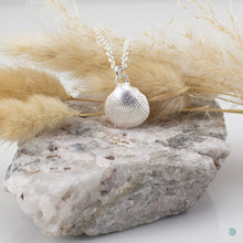 Load image into Gallery viewer, Silver Shell Pendant