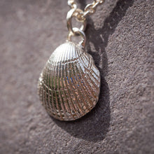 Load image into Gallery viewer, Silver Shell Pendant
