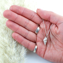 Load image into Gallery viewer, Tiny Shell Pendant