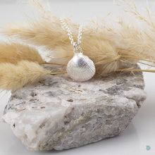 Load image into Gallery viewer, Silver Shell Pendant
